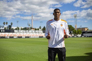 Cristhian Mosquera: The next bright star of Valencia