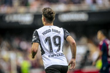 Hugo the hero again as 10-man Valencia battle to draw against Levante